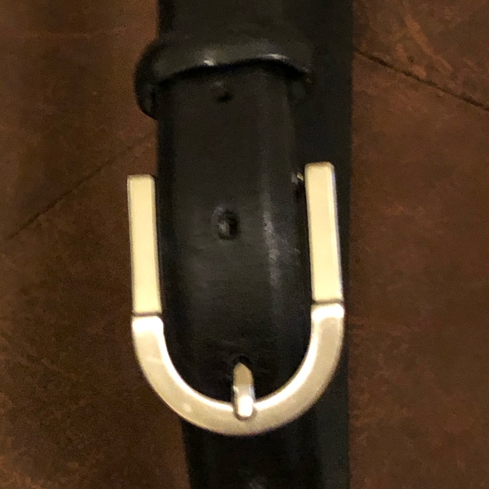 Black leather belt with silver buckle Amana Smith
